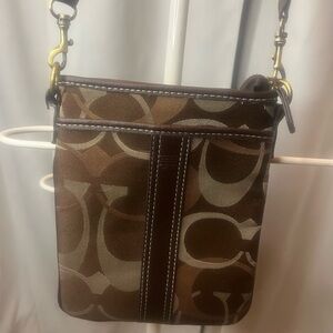 Coach Vintage Women's Signature Swingpack Crossbody Messenger Bag Brown and Tan